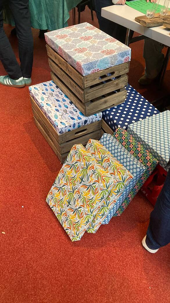 von Schülerfirma produzierte Hocker