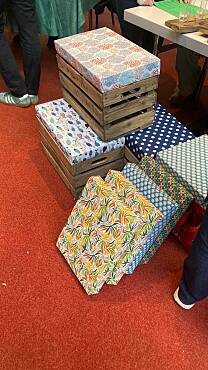 von Schülerfirma produzierte Hocker